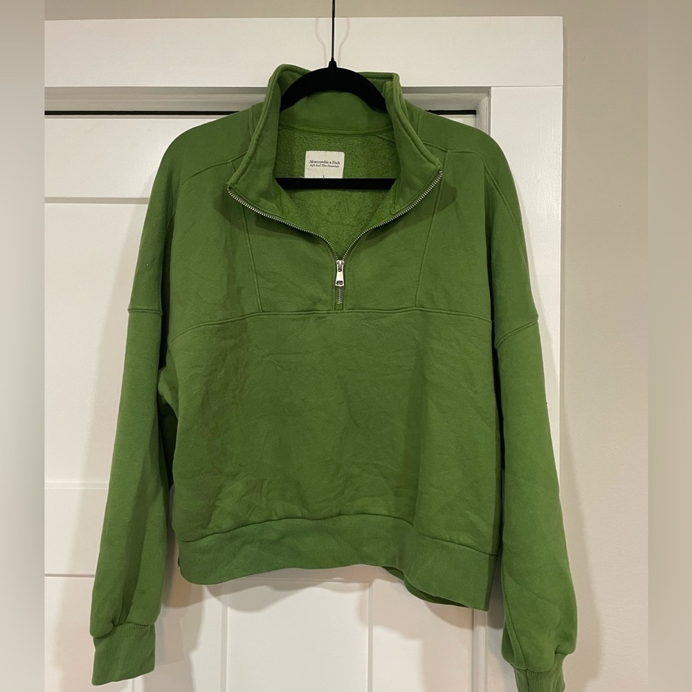 Abercrombie half zip pullover, size L